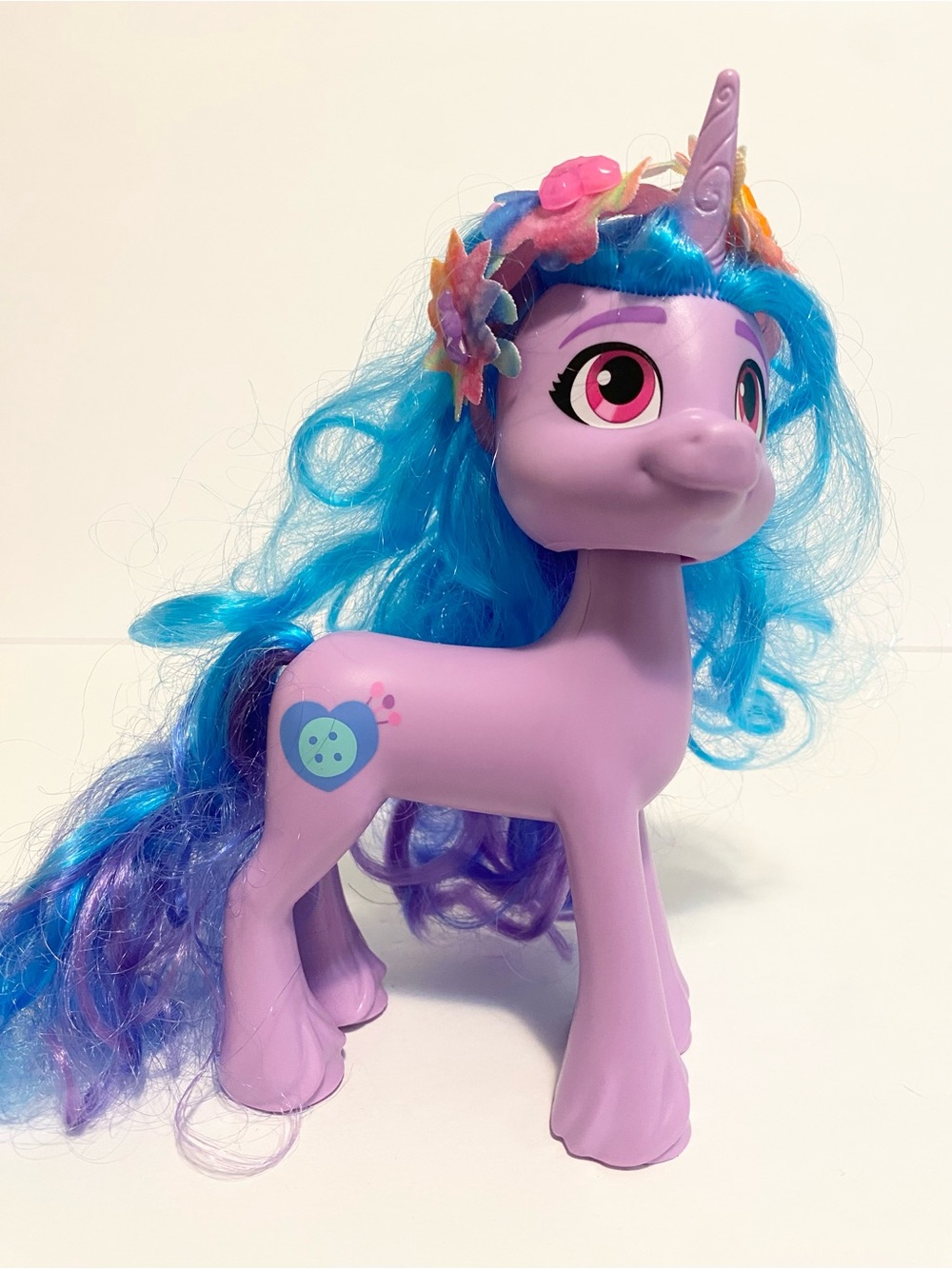 Hasbro My Little Pony the Movie Unicorn Charms Izzy Moonbow Figure G5 Brushable